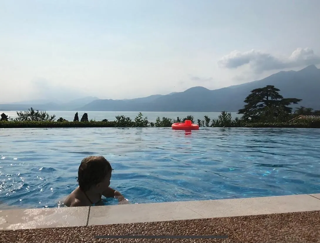 Apartment La Romantica Pool Torri Del Benaco Italy